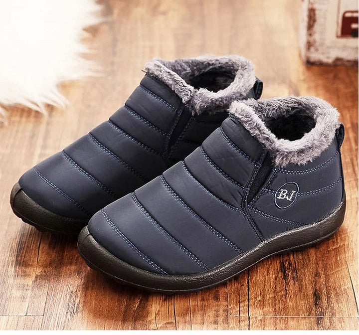 Premium heren winterschoenen: warme, waterdichte instappers voor comfort en bescherming in de sneeuw.