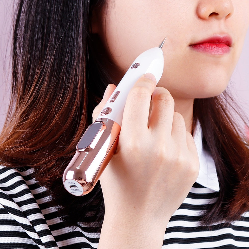 Deze GlowLift Plasma Pen pakt rimpels, fijne lijntjes en pigmentvlekken aan voor een jeugdige, frisse huid.