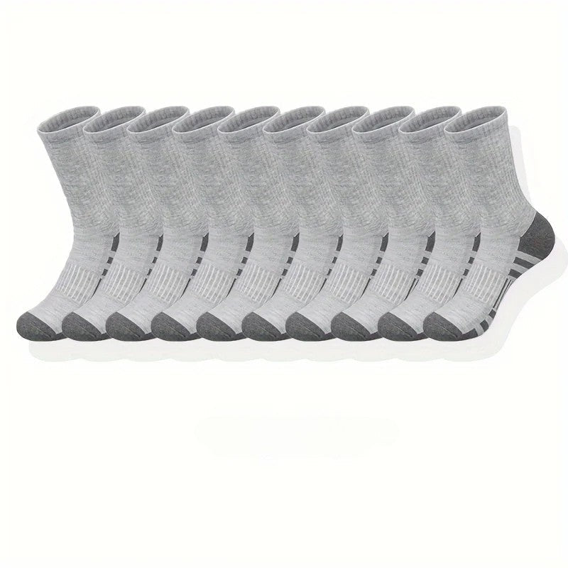 Close-up van antislipzolen op duurzame herensportsokken, voor extra grip tijdens hardlopen en basketbal.