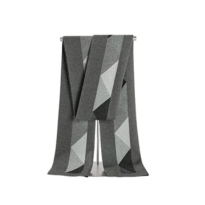 Close-up van luxe wollen sjaal. Zachte textuur en hoogwaardig materiaal voor ultiem comfort en warmte.