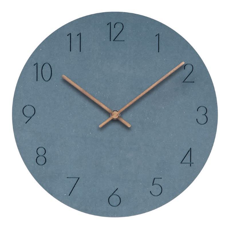 Witte geluidsloze wandklok, strak minimalistisch design, een moderne blikvanger in elk interieur.
