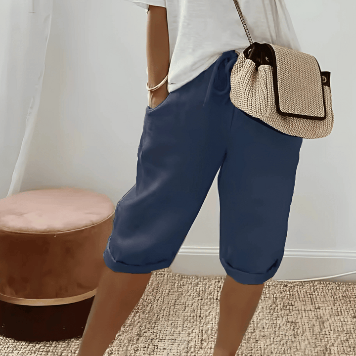Modieuze knielengte harembroek voor dames, van natuurlijk katoen-linnen, perfect als comfortabele zomershorts.