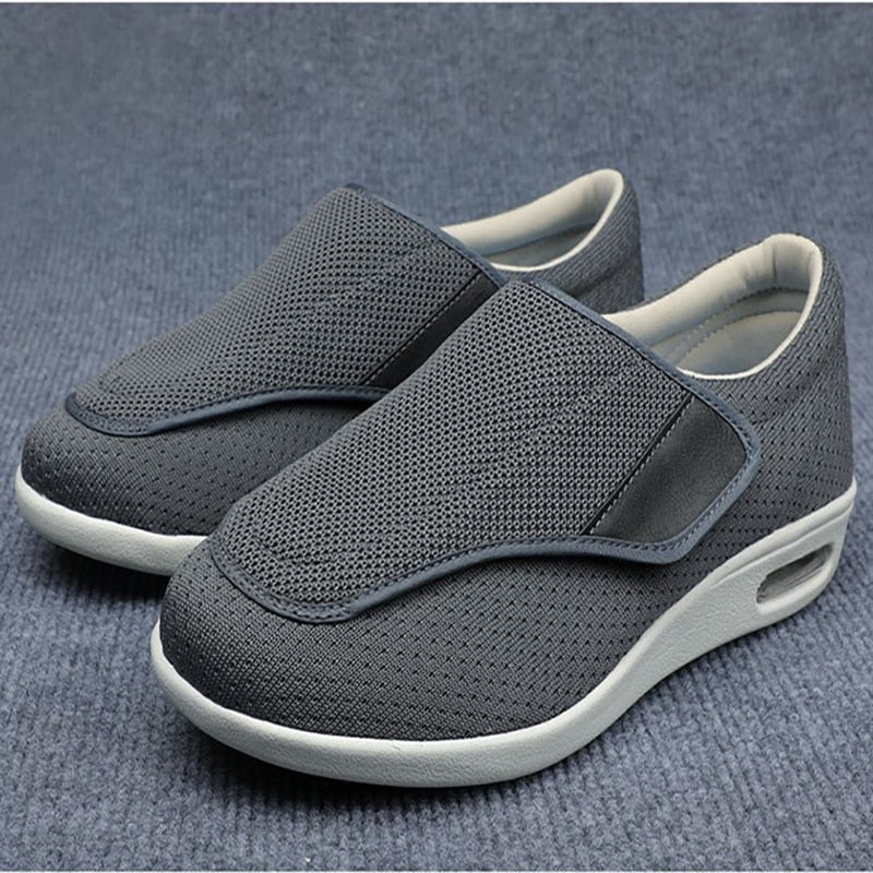 Ademende diabetici schoenen voor gevoelige of gezwollen voeten, met orthopedische ondersteuning en brede pasvorm.