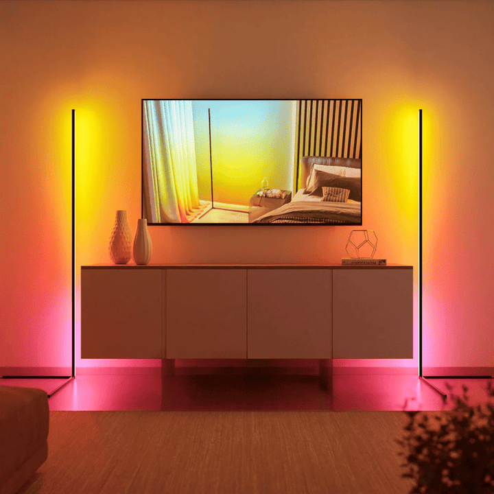 Dimbare LED vloerlamp met 1+ miljoen kleuren voor moderne sfeerverlichting in het interieur.
