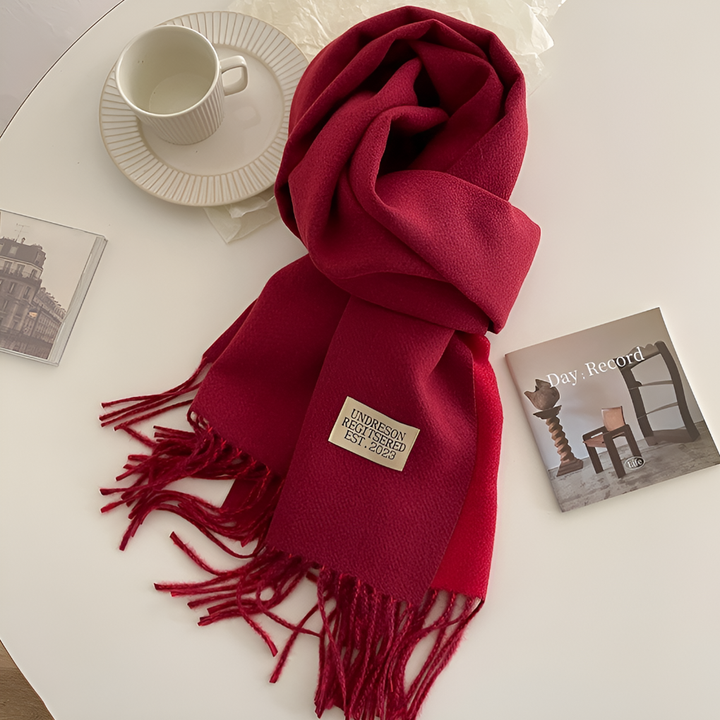 Zachte wollen dames sjaal met franjes, een veelzijdige winteraccessoire voor elke outfit.