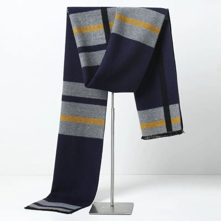 Close-up van de rijke, zachte textuur van een warme kasjmier sjaal, voor puur comfort en luxe.