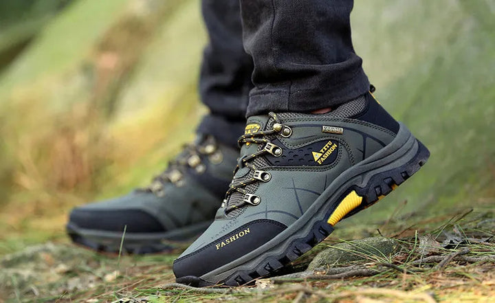 Waterdichte heren snowsneakers met ergonomisch design voor de hele dag comfort.
