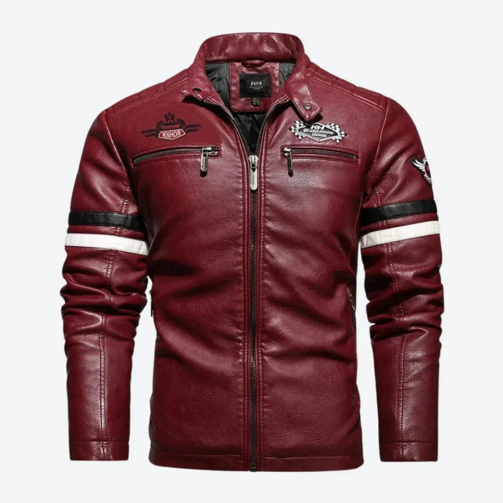 Volledige lengte weergave van heren motorjack op paspop, toont elegante snit en stijl.