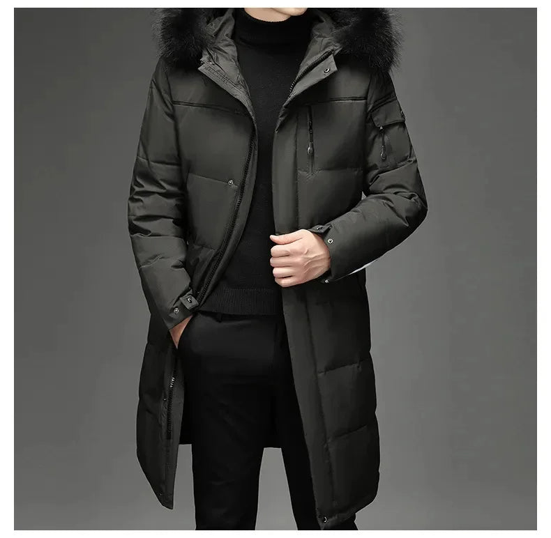 Heren winter parka met ruime, warme capuchon, voorzien van luxe imitatiebont rand.