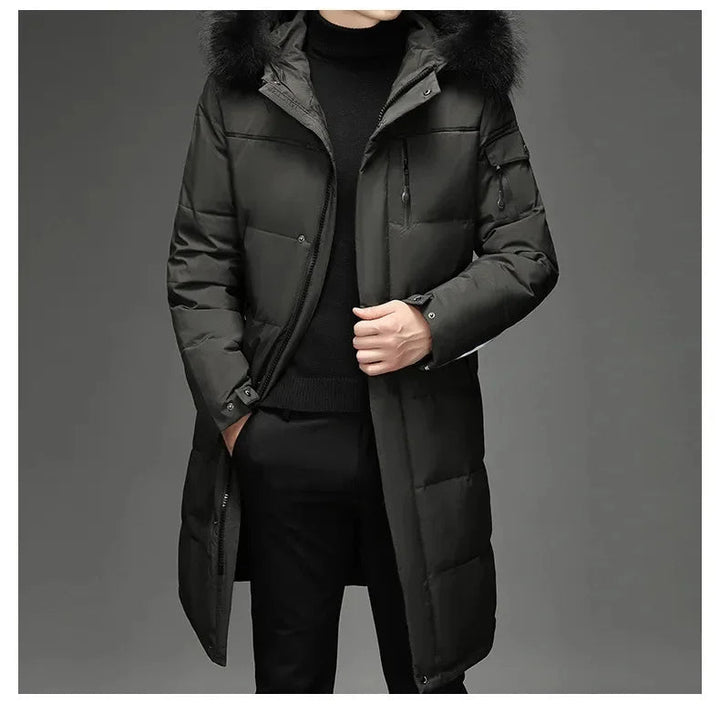 Heren winter parka met ruime, warme capuchon, voorzien van luxe imitatiebont rand.