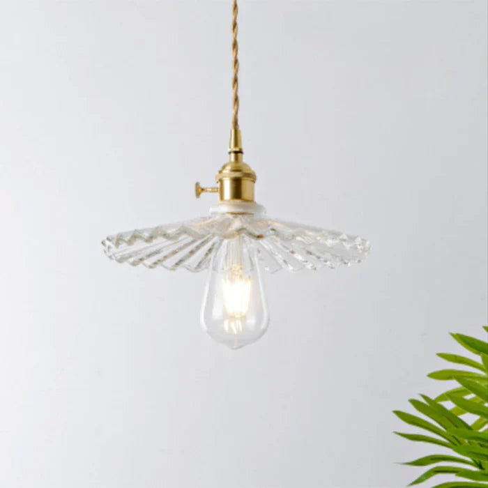 Transparante OpulentGlow hanglamp; chique plafondlamp voor elke stijlvolle eetkamer.