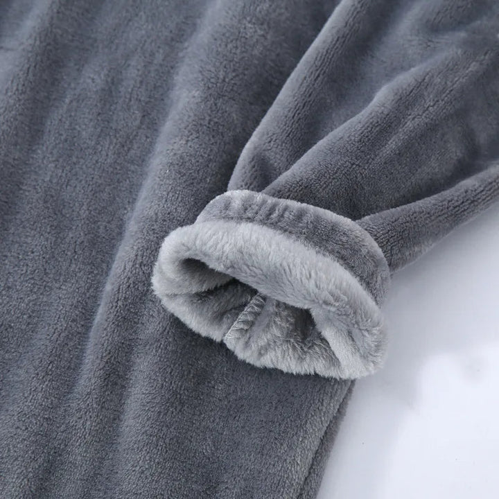 Heerlijk warme herenpyjama set, perfect voor gezellige avonden op de bank.