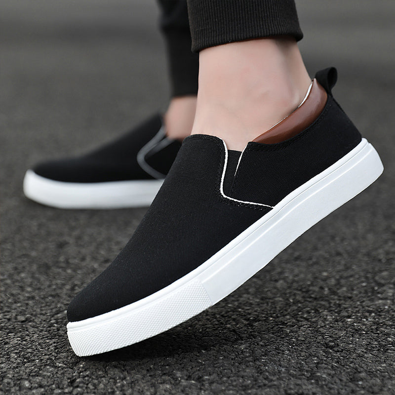 Modieuze canvas slip-on herenschoenen, veelzijdig te combineren voor elke casual outfit.
