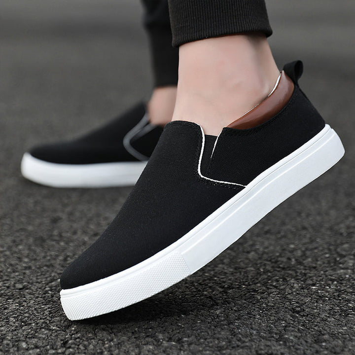 Modieuze canvas slip-on herenschoenen, veelzijdig te combineren voor elke casual outfit.