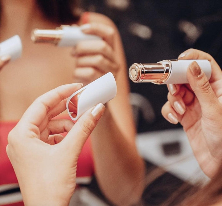Stijlvolle precisietrimmer voor vrouwen, zorgt voor een zijdezachte huid zonder irritatie.