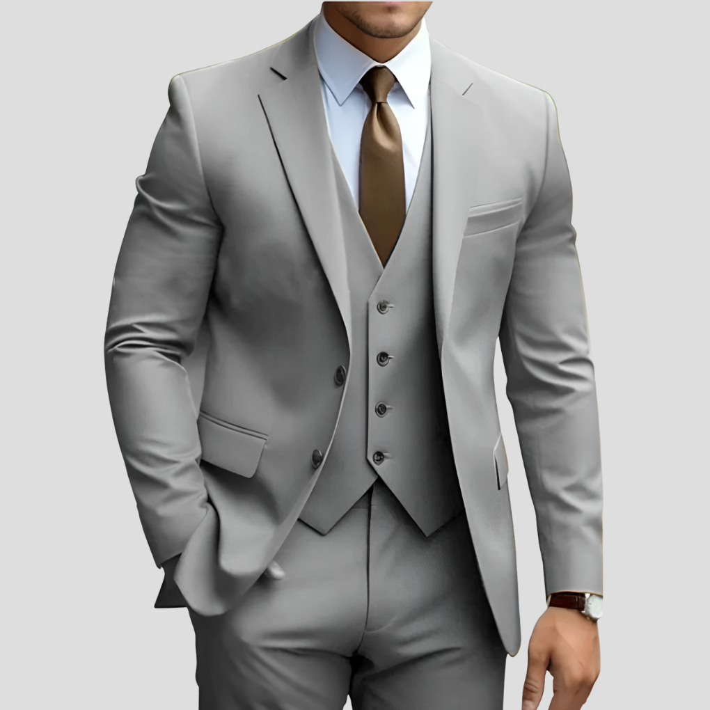 Veelzijdig driedelig herenpak, slimfit. Geschikt als feestpak, bruiloftskostuum of professionele zakelijke outfit.
