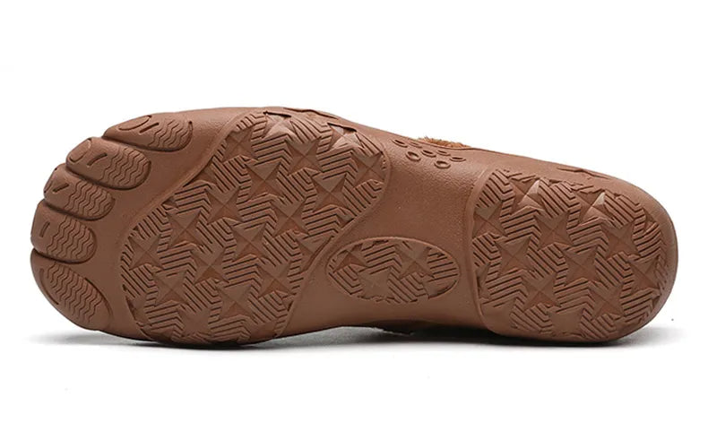 Warme en comfortabele heren instappers. Praktische sloffen met antislip voor binnen.