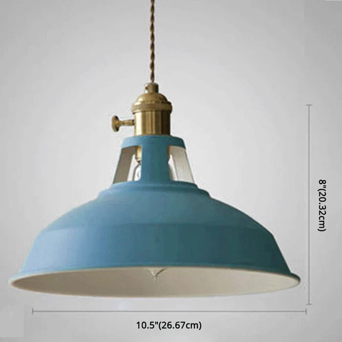 Industriële retro hanglamp van metaal. Stijlvolle en functionele eetkamer verlichting.