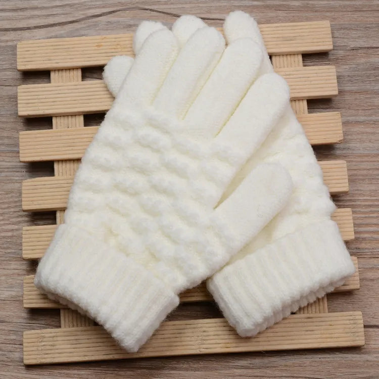 Trendy gebreide handschoenen voor dames, ideaal voor winterse dagen en smartphone gebruik.