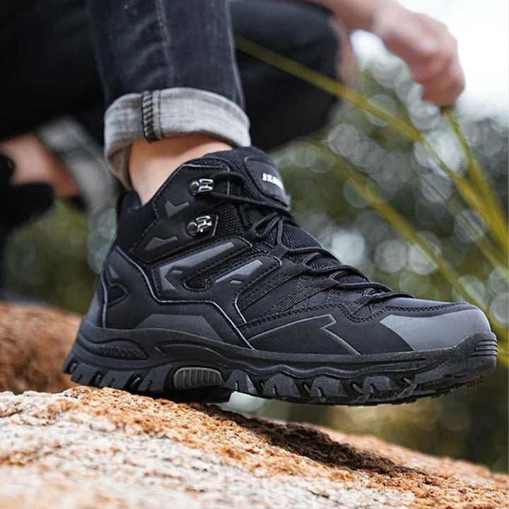Dames waterdichte trekkingschoenen, ideaal voor wandelen en outdoor avonturen.