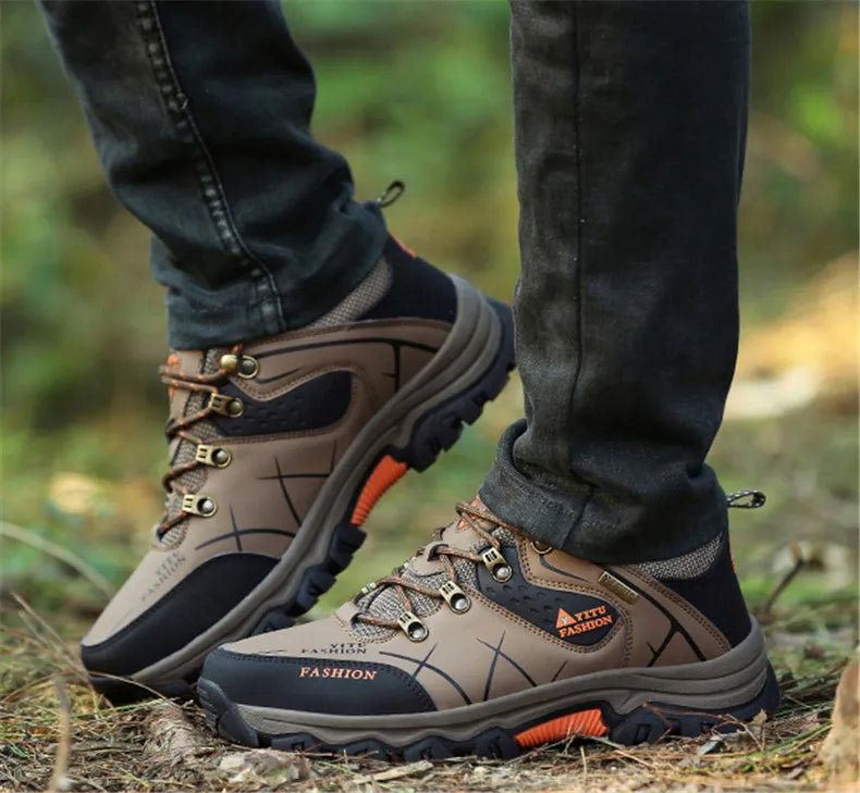 Stevige waterdichte heren wandelschoenen, warm en duurzaam voor de hele winter.