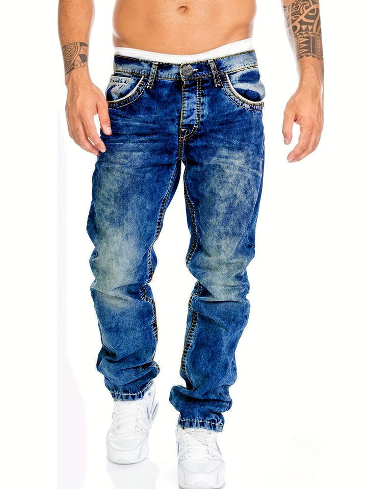 Alternatieve kleding: heren punk jeans met distressed details. Slim fit denim broek voor casual stijl.