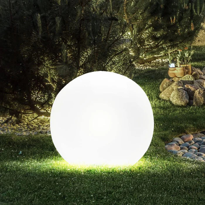 Ronde LED tuinlamp, oplaadbaar, waterdicht, decoratieve verlichting voor elk seizoen.