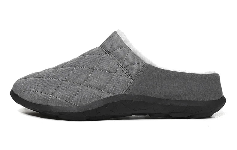 Stijlvolle zwarte heren pantoffels, comfortabel en warm, met antislip voor elke ondergrond.