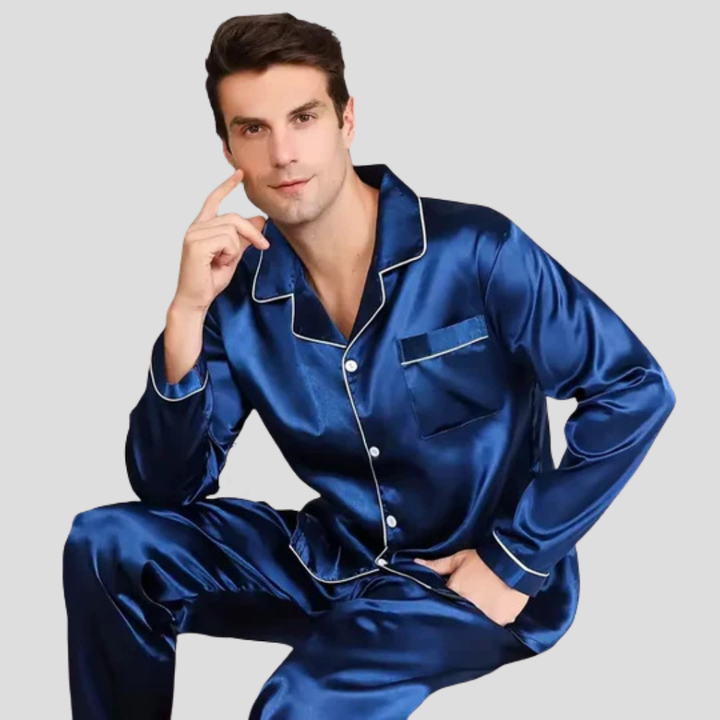 Comfortabele heren satijn/zijde pyjama, perfect voor ontspanning en luxe slaap. Stijlvolle nachtkleding.