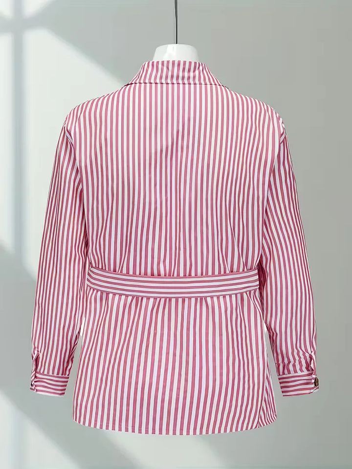 Elegant gestreept herenoverhemd, slim fit, lange mouwen, geschikt voor elke gelegenheid.