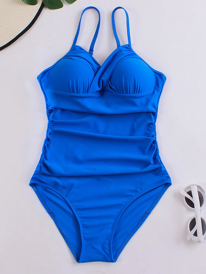 Modieus plus-size dames badpak, effen kleur. Gewatteerd voor extra comfort en een chique uitstraling.