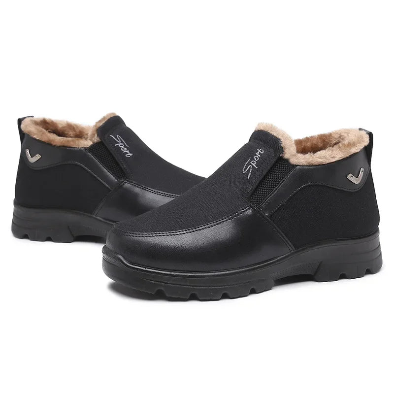 Stijlvolle instap heren winterschoenen, combineert comfort van instappers met winterse warmte.