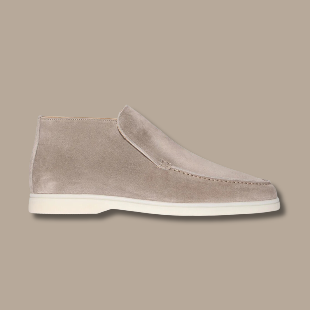 Luxe suède heren instappers, comfortabele Alden loafers. Stijlvol voor elk seizoen.