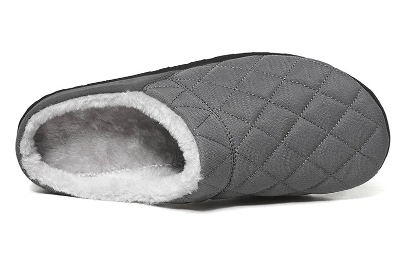 Warme antislip sloffen voor heren, ideaal als binnenschoenen in de winter.