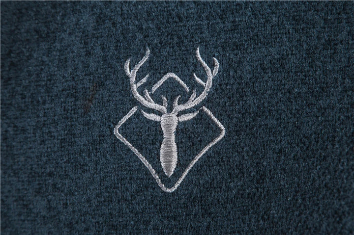 Veelzijdig heren gebreid vest, geschikt voor zowel casual kleding als een stijlvolle look.