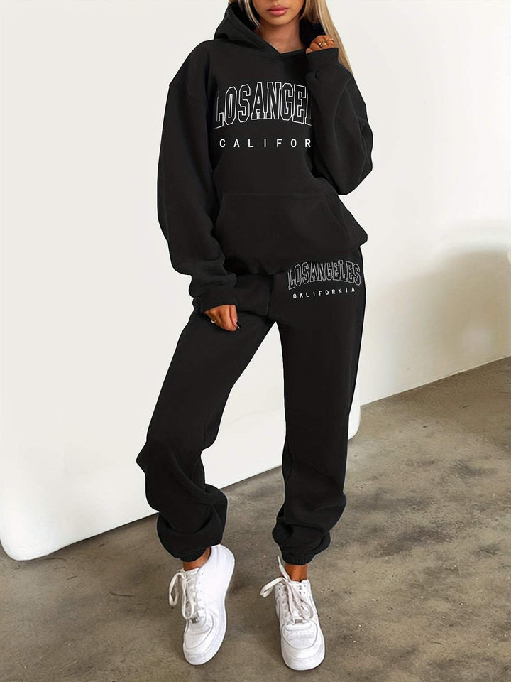 Dames trainingspak, tweedelige set, comfortabele stijl voor vrijetijd en sportieve momenten.