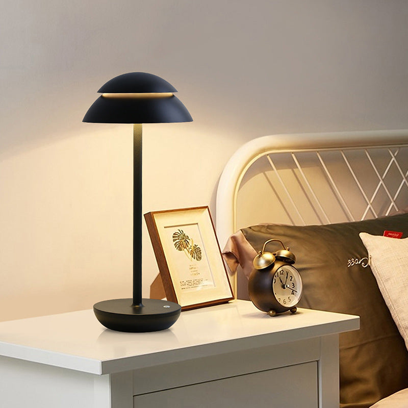 Moderne design GlowBeam tafellamp met LED; draadloos, oplaadbaar voor elke kamer.