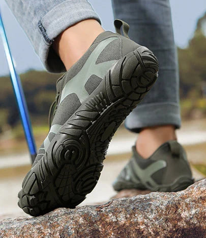 Robuuste uniseks orthopedische wandelschoenen, perfect voor comfort tijdens herfst- en winterwandelingen en outdoor gebruik.
