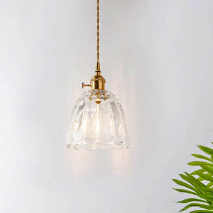 Industriële eetkamerlamp van helder glas; OpulentGlow voor een unieke sfeer.