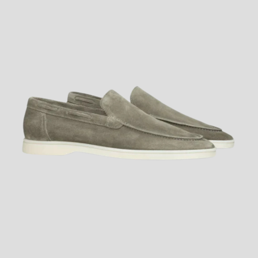 Zwarte leren heren instappers, perfect voor zowel zakelijk als casual gebruik. Stijlvolle schoenen.