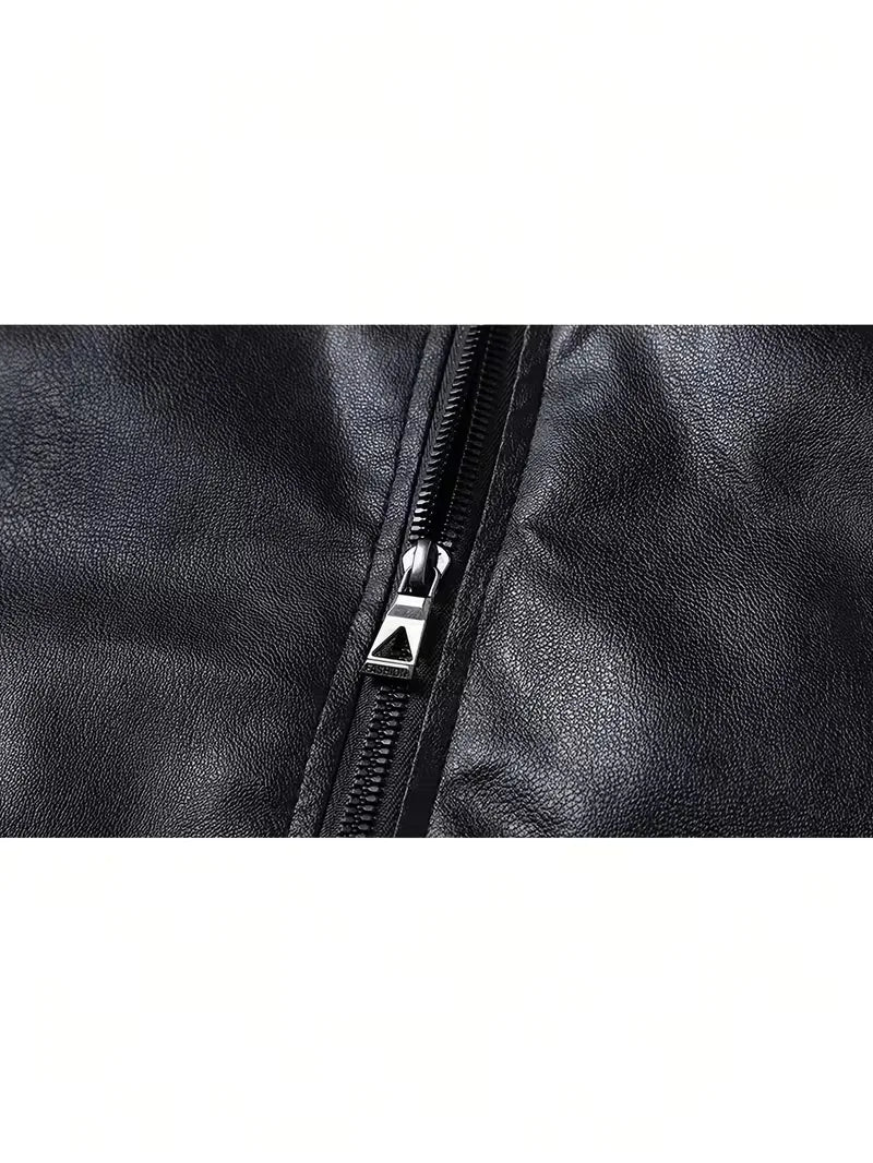 Perfect voor voorjaar/najaar: zwart faux leren bomberjack heren, slim fit, urban stijl.