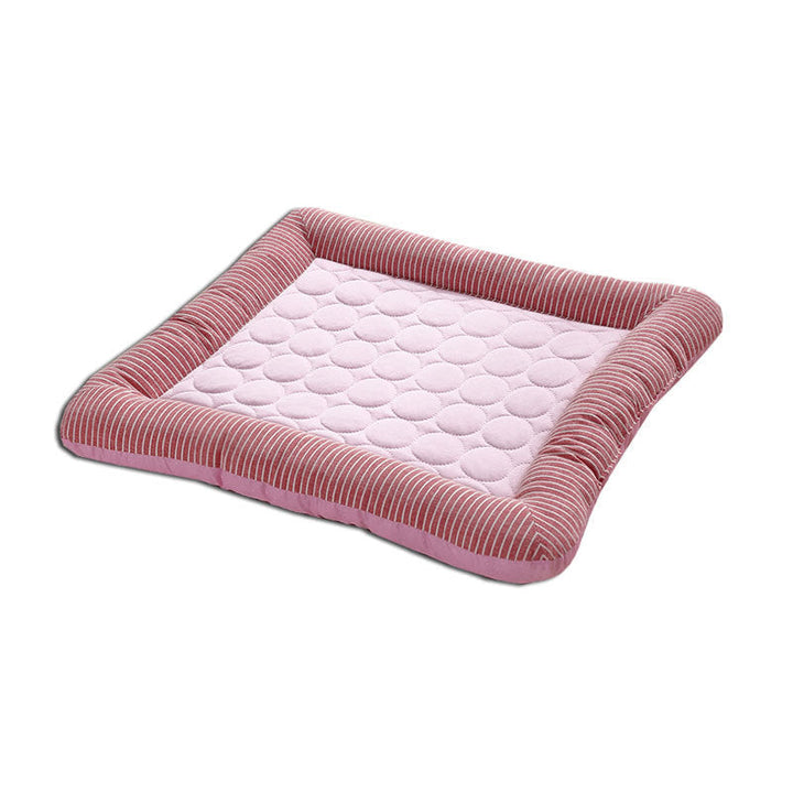 Huisdier koelmat van Ice Silk, blauw en ademend, een essentieel dierenbed voor zomercomfort van hond en kat.