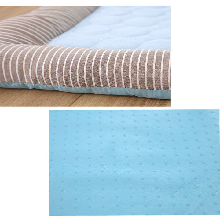 Antislip verkoelende mat voor huisdieren, van ademende Ice Silk stof, voor maximaal comfort en verkoeling.