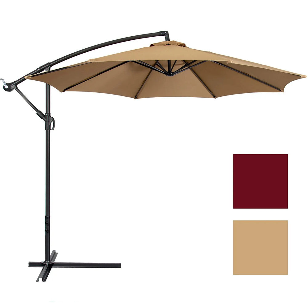 Stabiele khaki zwengelparasol met modern design voor tuin. Eenvoudig te bedienen voor optimale schaduw op terras.
