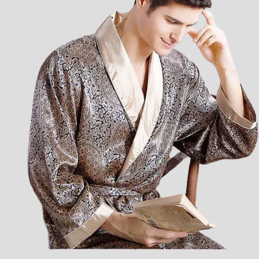 Comfortabele heren satijnen badjas, kimono stijl, ideaal als huispak of elegante nachtkleding.