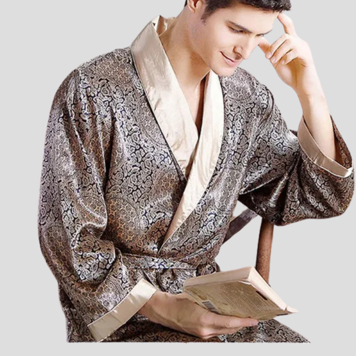 Comfortabele heren satijnen badjas, kimono stijl, ideaal als huispak of elegante nachtkleding.