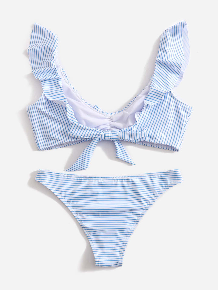 Dames blauw-wit gestreepte bikini Lina; tijdloze zwemkleding die comfort en stijl combineert.