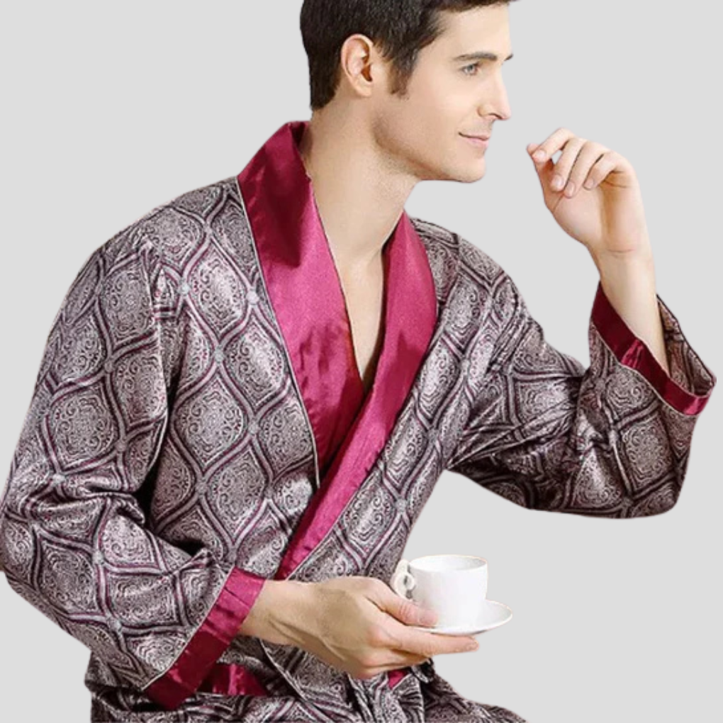 Elegante zwarte satijnen kimono badjas voor heren, comfortabele loungewear en nachtkleding.