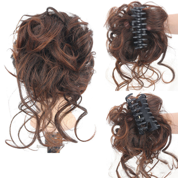 Blonde hairextensie messy bun, perfect voor een snelle volumineuze knot en moeiteloze stijl.