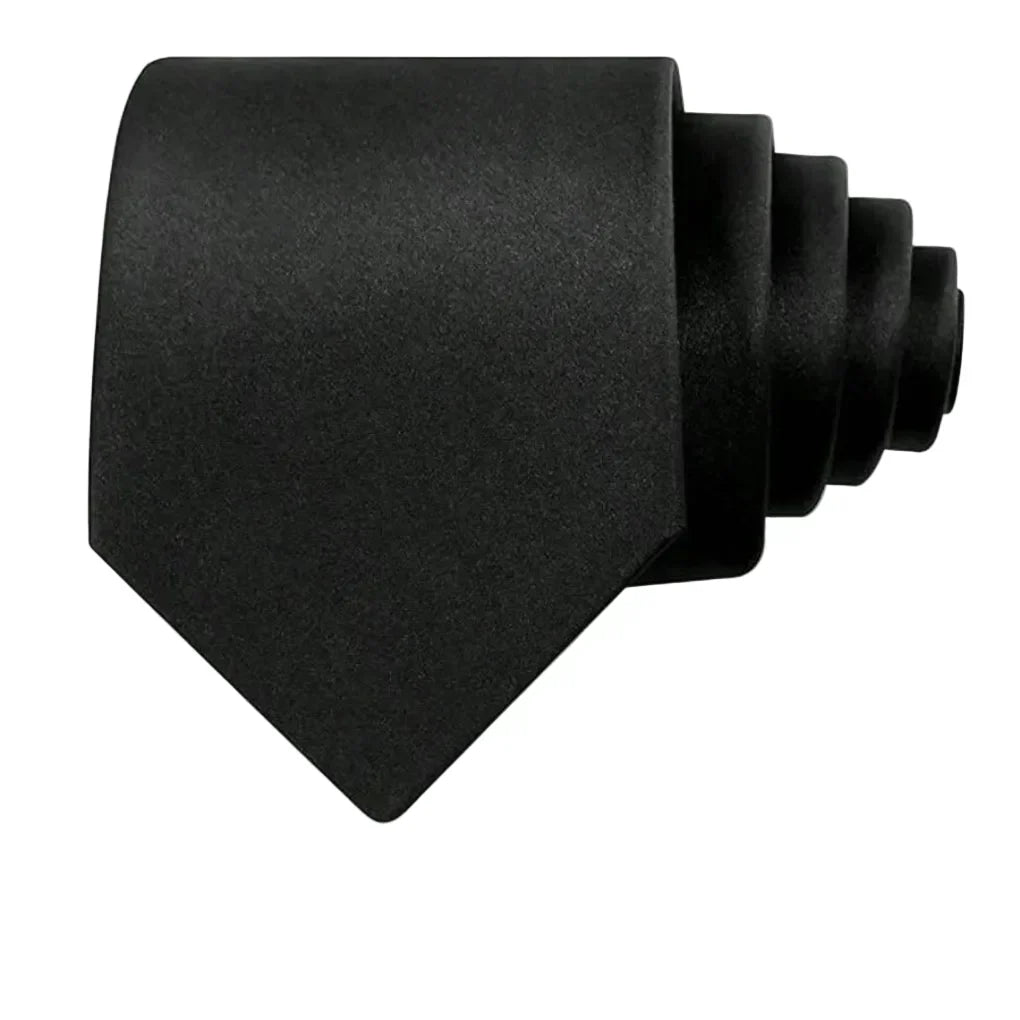Stijlvolle diepblauwe effen mannen stropdas, perfect voor een professionele zakelijke look.